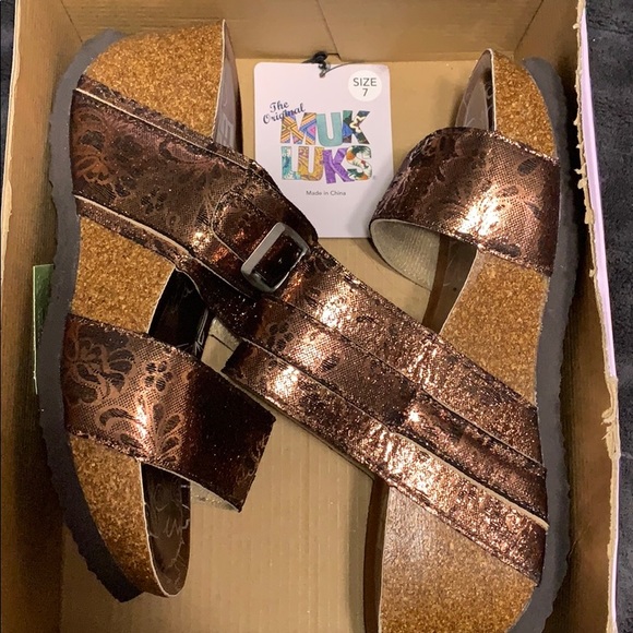 Muk luks wedge sandals - Picture 6 of 6